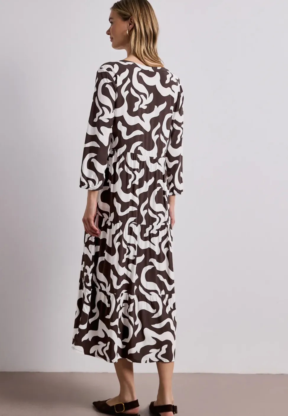 Robe midi imprimée à col fendu