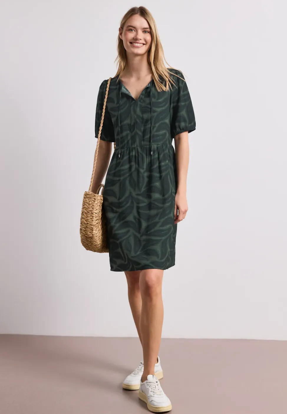 Robe midi imprimée à col fendu