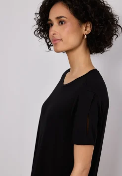 Robe midi à manches courtes avec détail de fente