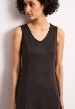 Robe midi sans manches de couleur unie