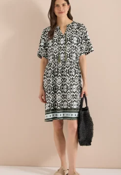 Robe mi-longue avec motif graphique
