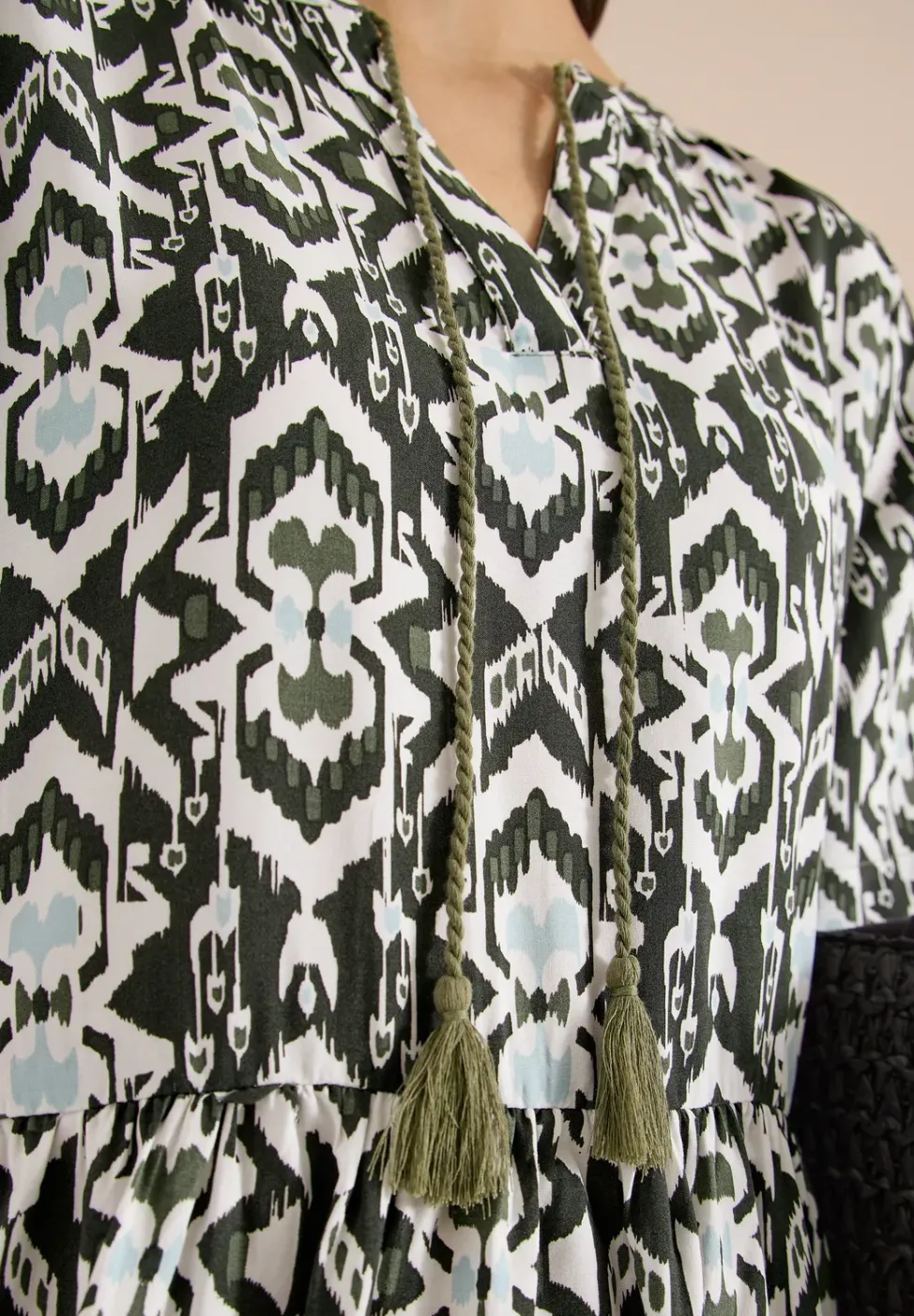 Robe mi-longue avec motif graphique