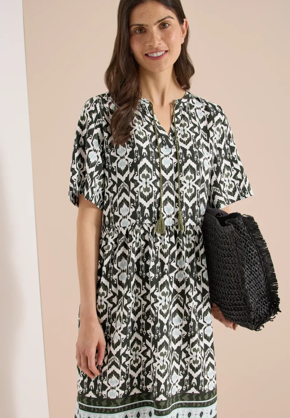 Robe mi-longue avec motif graphique