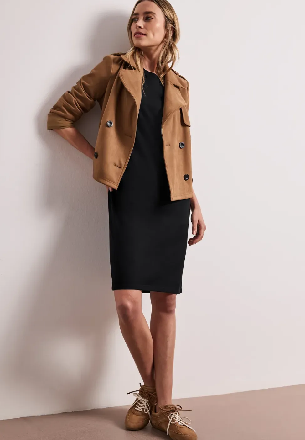 Robe mi-longue à manches bouffantes