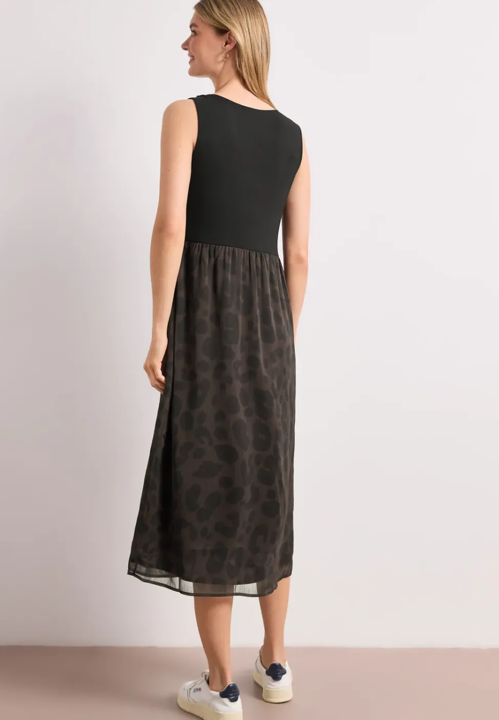 Robe mi‑longue à structure mixée et jupe à motif