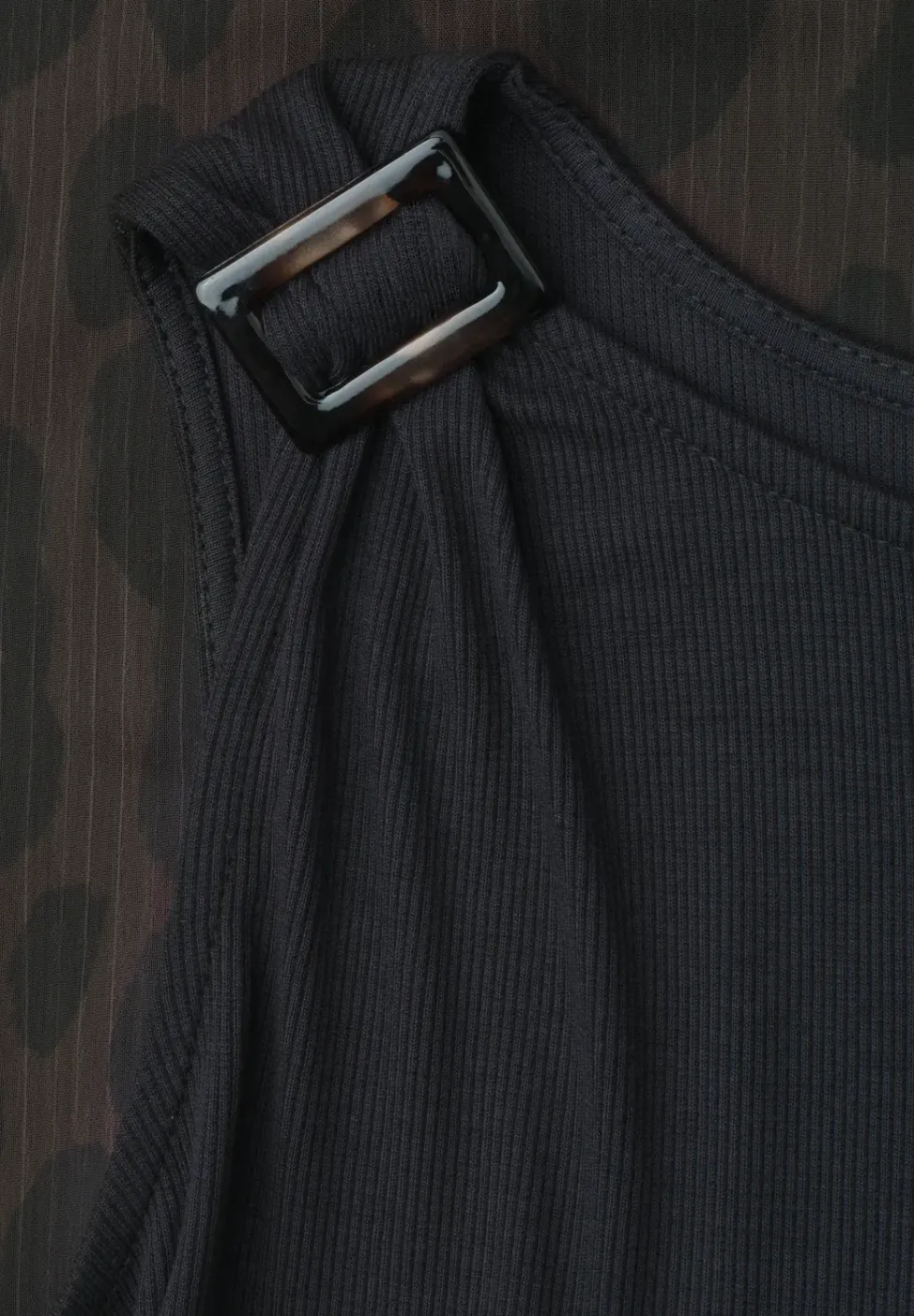 Robe mi‑longue à structure mixée et jupe à motif