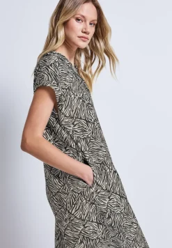 Robe à motifs en t-shirt