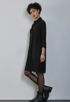 Robe plissée avec nœud