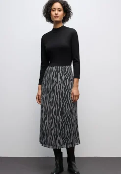 Robe plissée en mousseline de soie