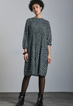 Robe plissée à motifs