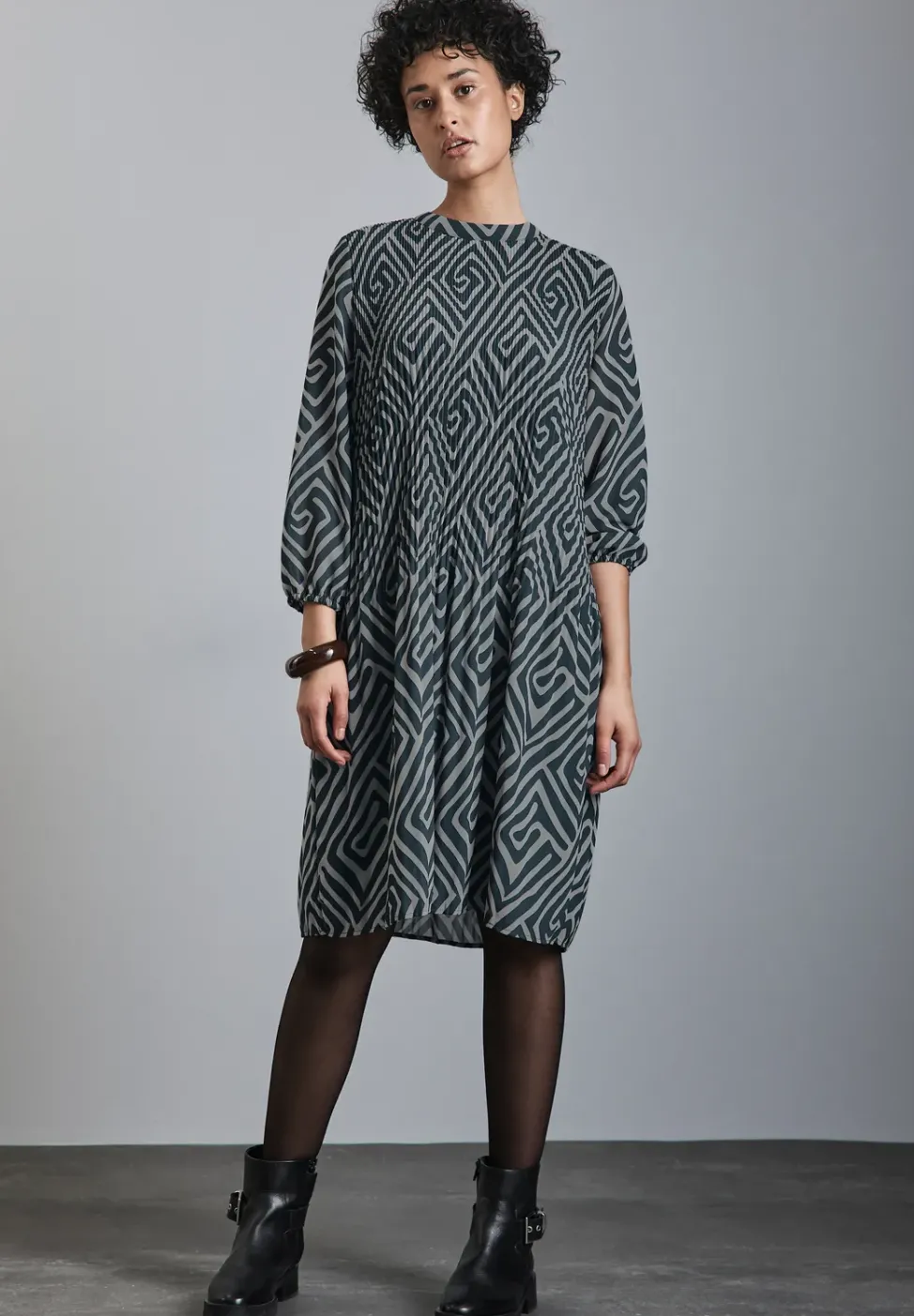 Robe plissée à motifs
