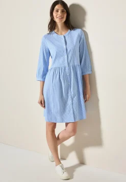 Robe rayée en seersucker