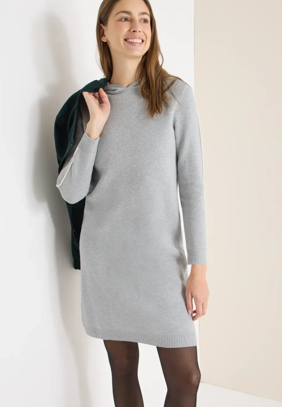 Robe scintillante avec capuche