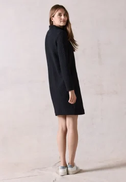 Robe structurée avec turtleneck