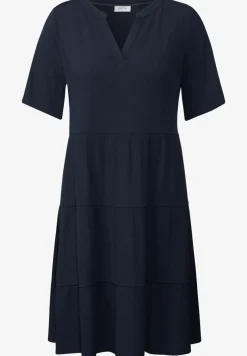 Robe structurée avec volants
