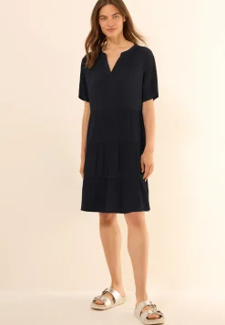 Robe structurée avec volants