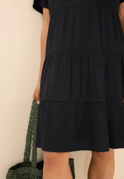 Robe structurée avec volants