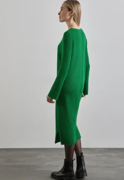 Robe à structure côtelée