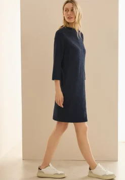 Robe structurée en couleur unie