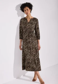 Robe à volants avec motif léopard