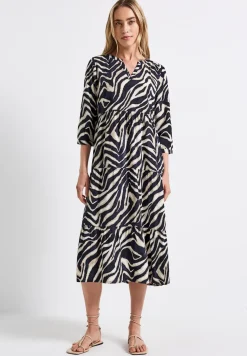 Robe à volants à motifs