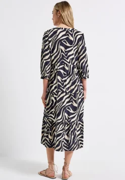 Robe à volants à motifs