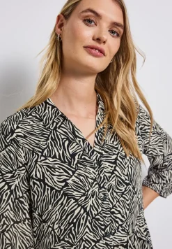 Robe à volants à motifs