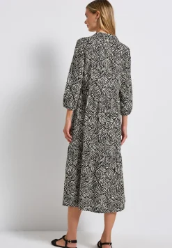 Robe à volants à motifs