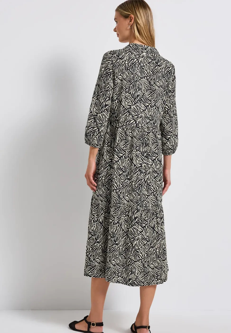 Robe à volants à motifs