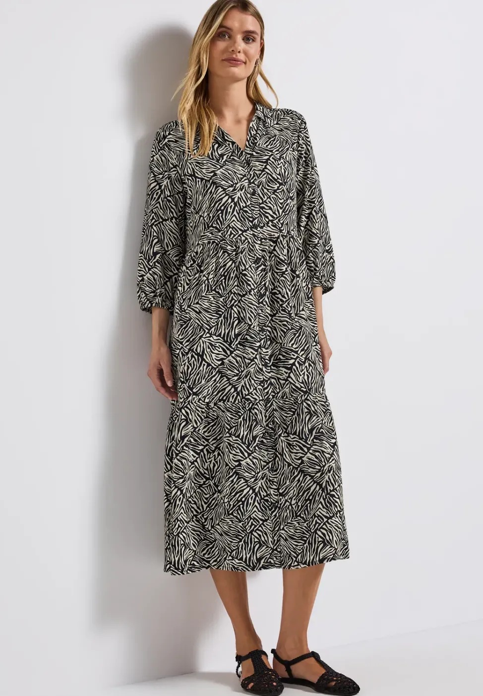 Robe à volants à motifs