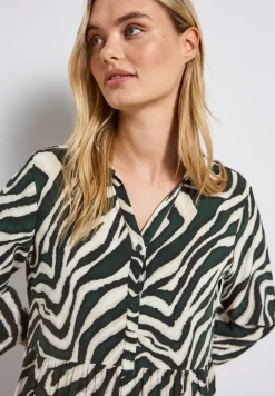 Robe à volants à motifs