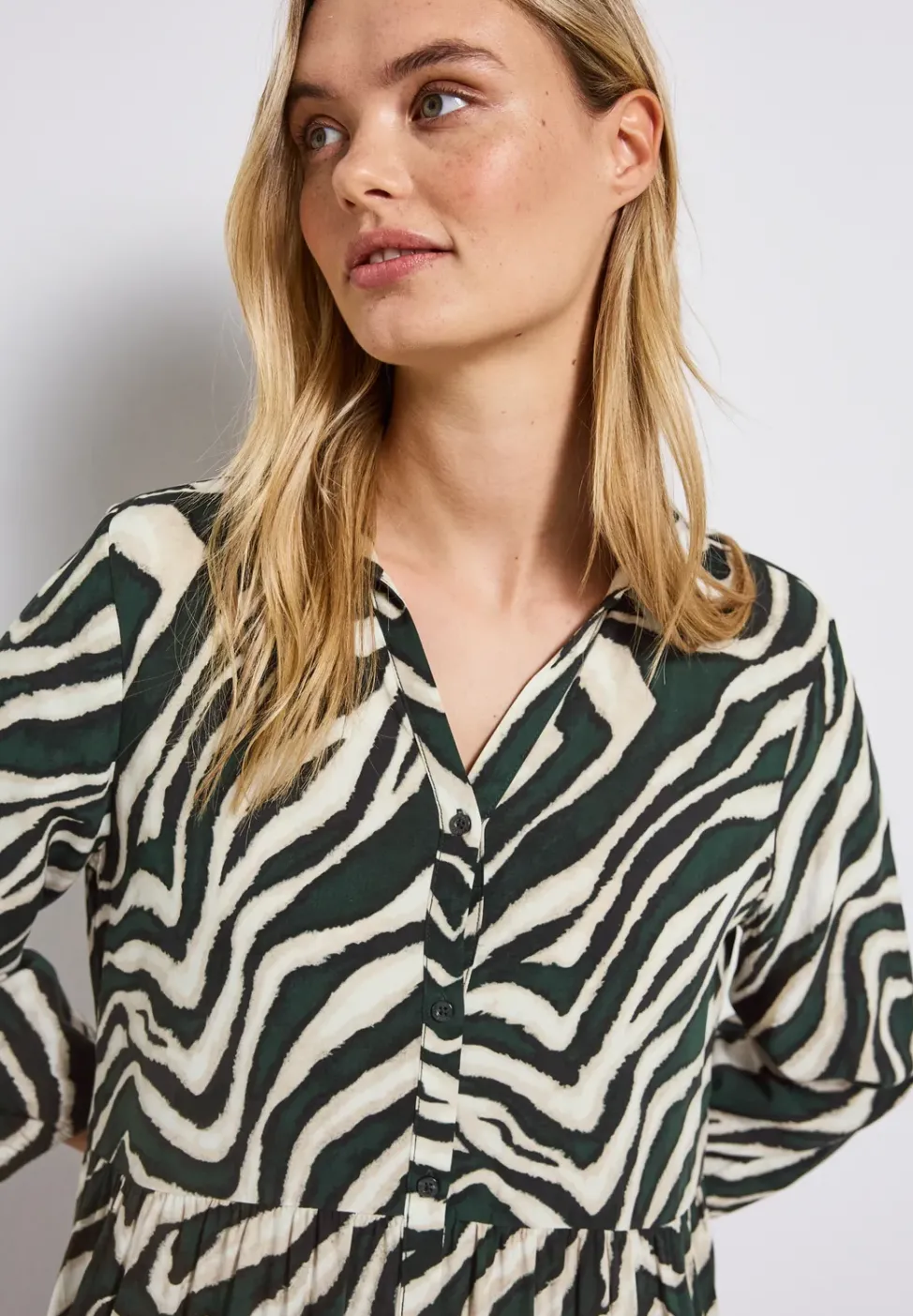 Robe à volants à motifs