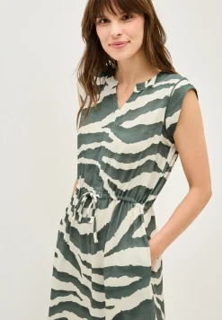 Robe à volants à motifs