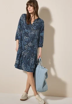 Robe à volants à motifs