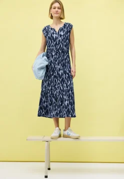 Robe à volants à motifs