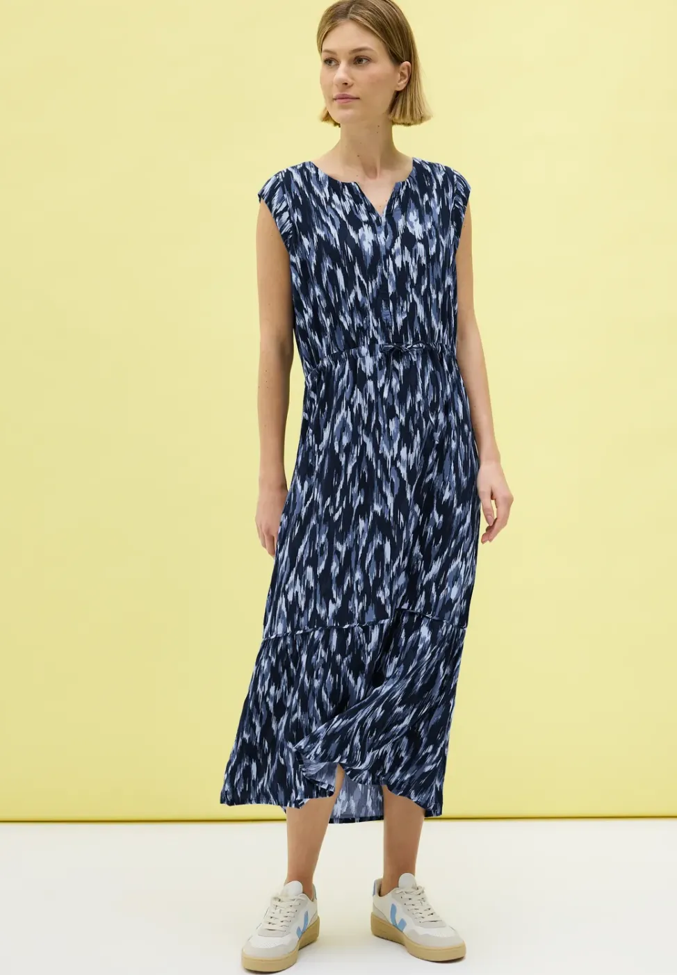 Robe à volants à motifs