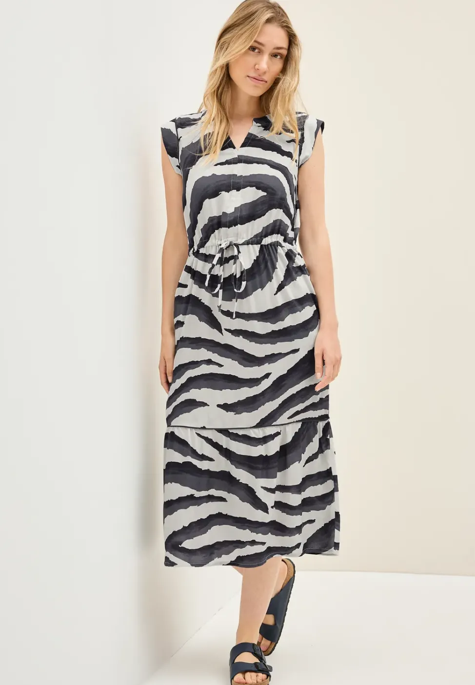 Robe à volants à motifs