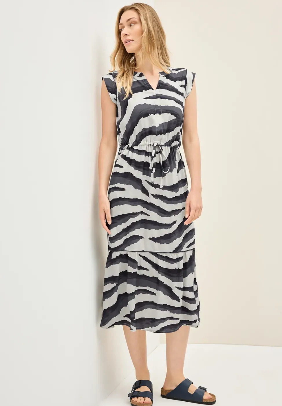Robe à volants à motifs