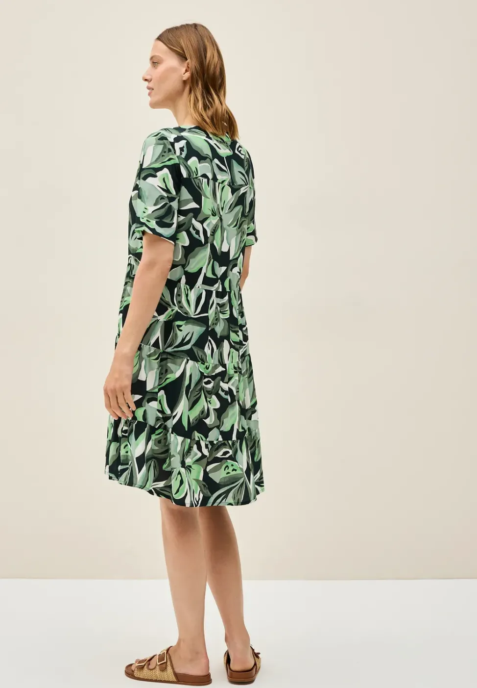 Robe à volants à motifs