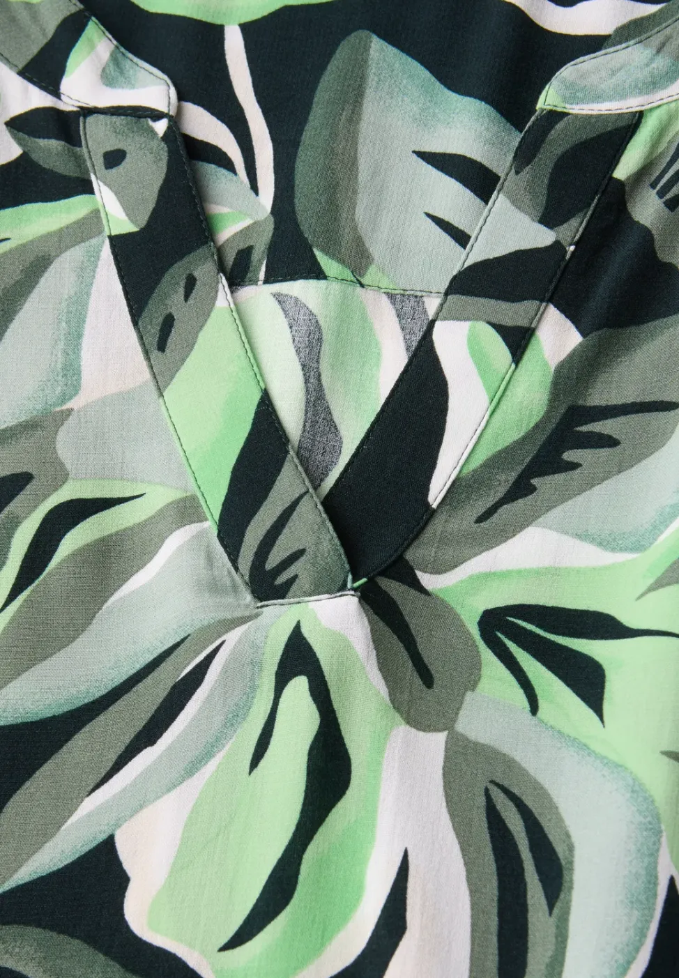 Robe à volants à motifs