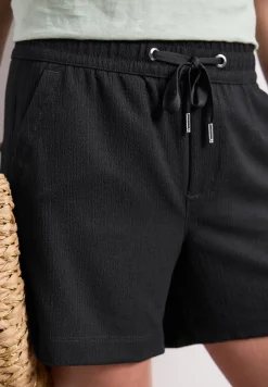 Short structuré en coupe loose