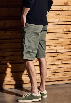 Short au look cargo