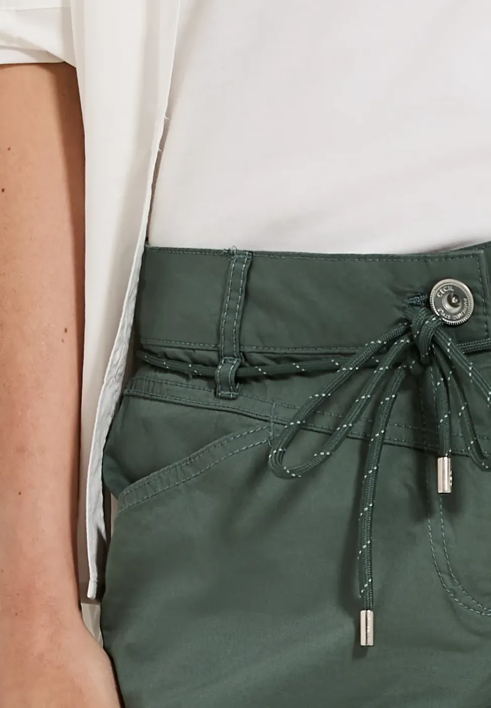 Short avec cordon de serrage