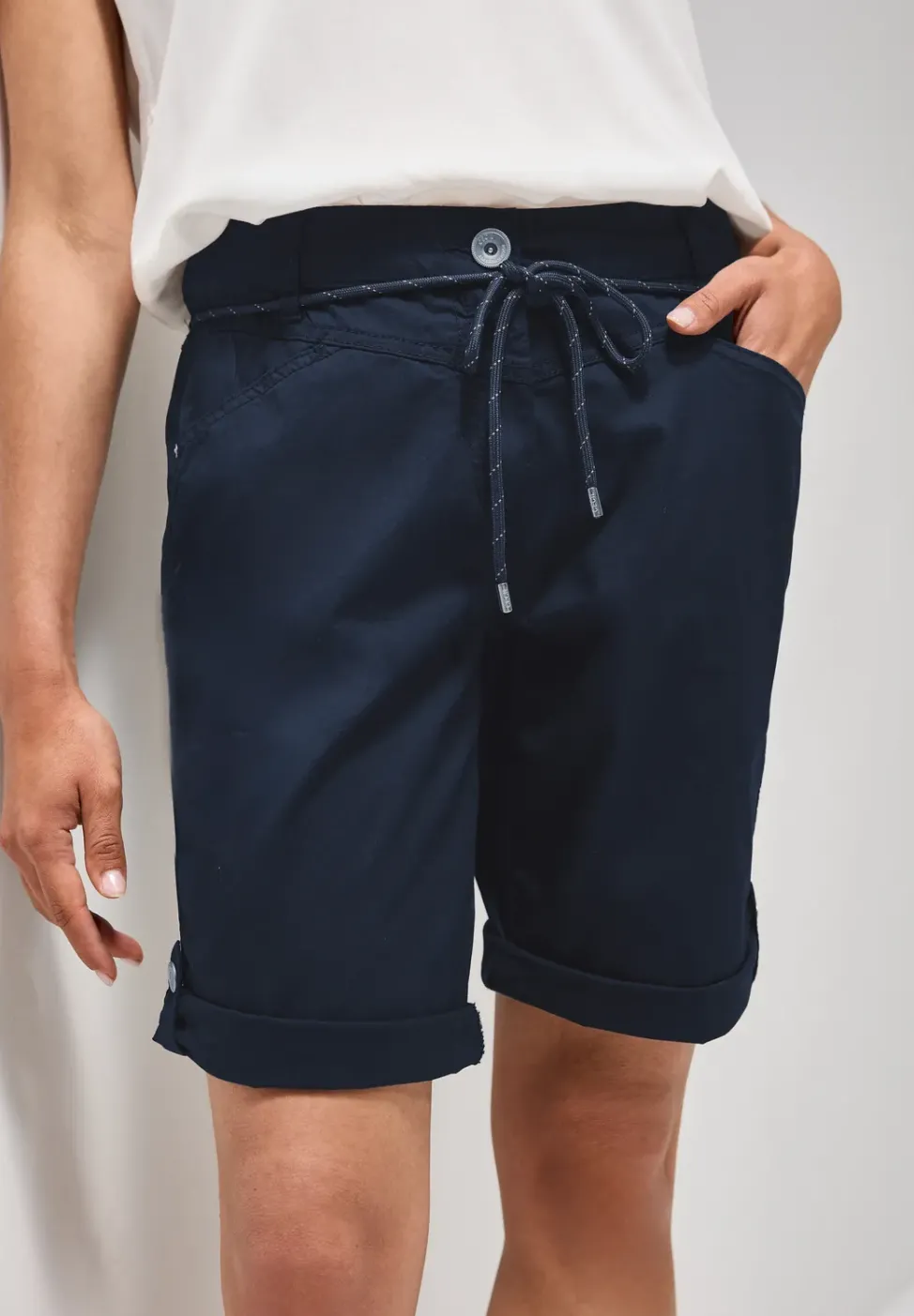 Short avec cordon de serrage
