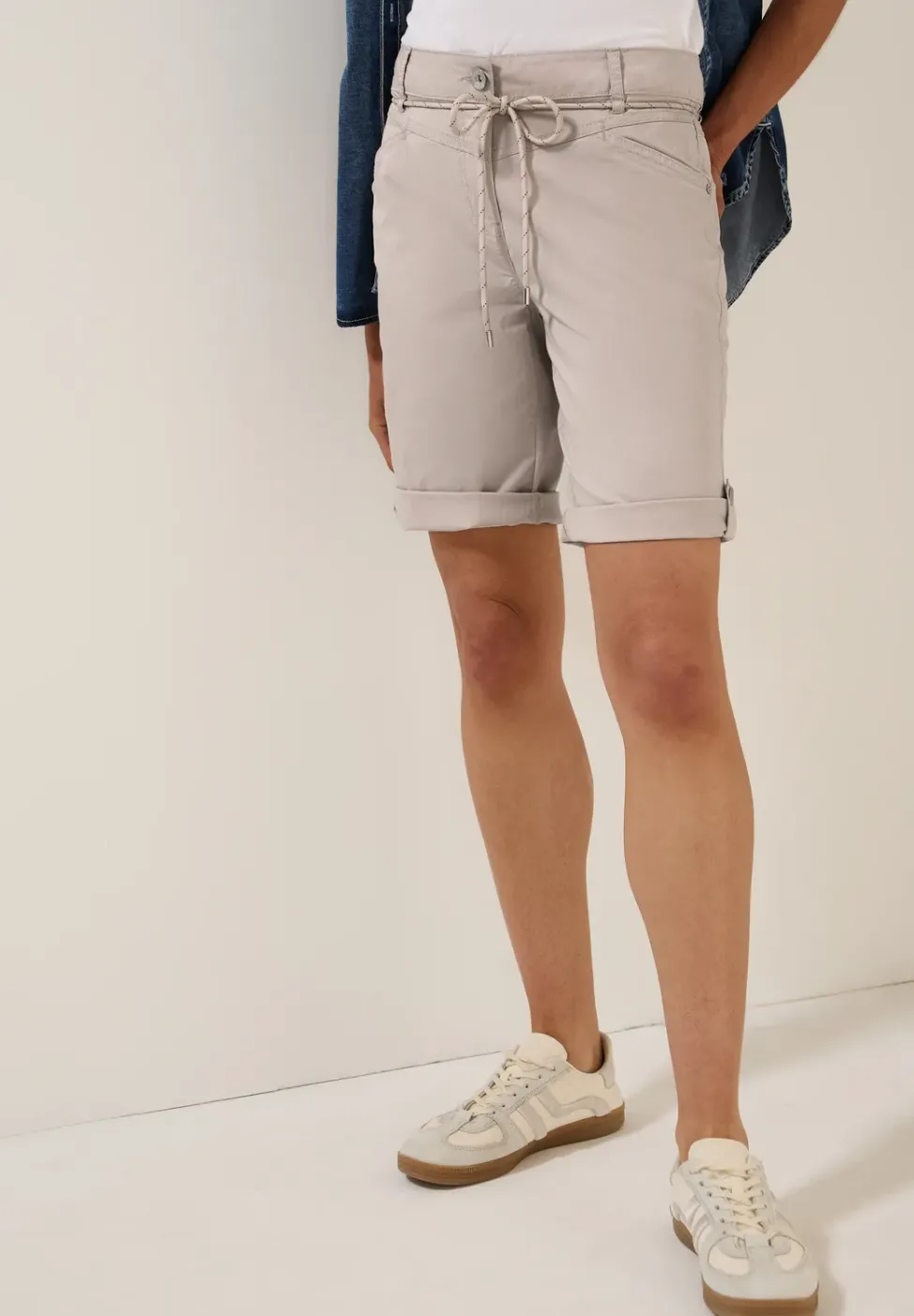 Short avec cordon de serrage