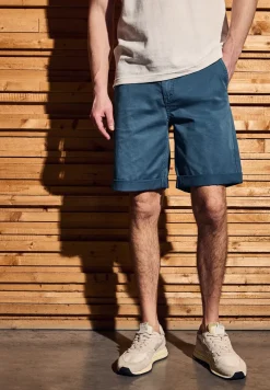 Short chino