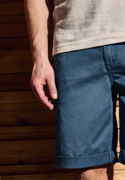 Short chino
