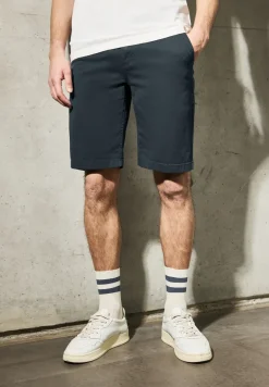 Short chino
