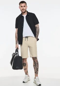 Short chino coupe décontractée