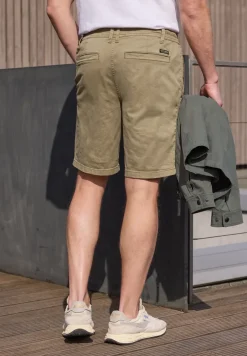 Short chino Regular Fit avec poches
